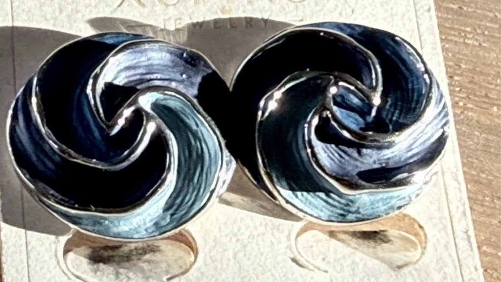 Blauwe oorbellen - stekers, Sieraden, Tassen en Uiterlijk, Oorbellen, Overige materialen, Blauw, Ophalen of Verzenden, Zo goed als nieuw