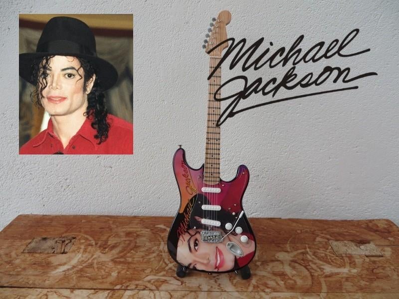 Gitaar Fender Stratocaster Michael Jackson Tribute, Ophalen of Verzenden, Nieuw, Pop, Beeldje of Miniatuur