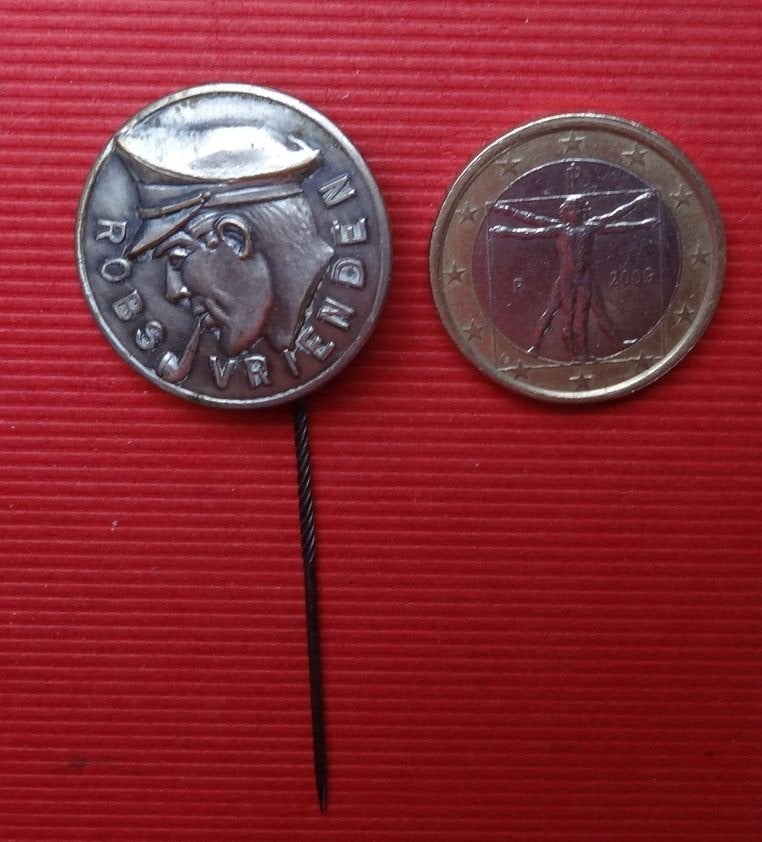 leuk oud en bijzonder speldje van KAPITEIN ROB, Ophalen of Verzenden, Zo goed als nieuw, Figuurtje, Speldje of Pin