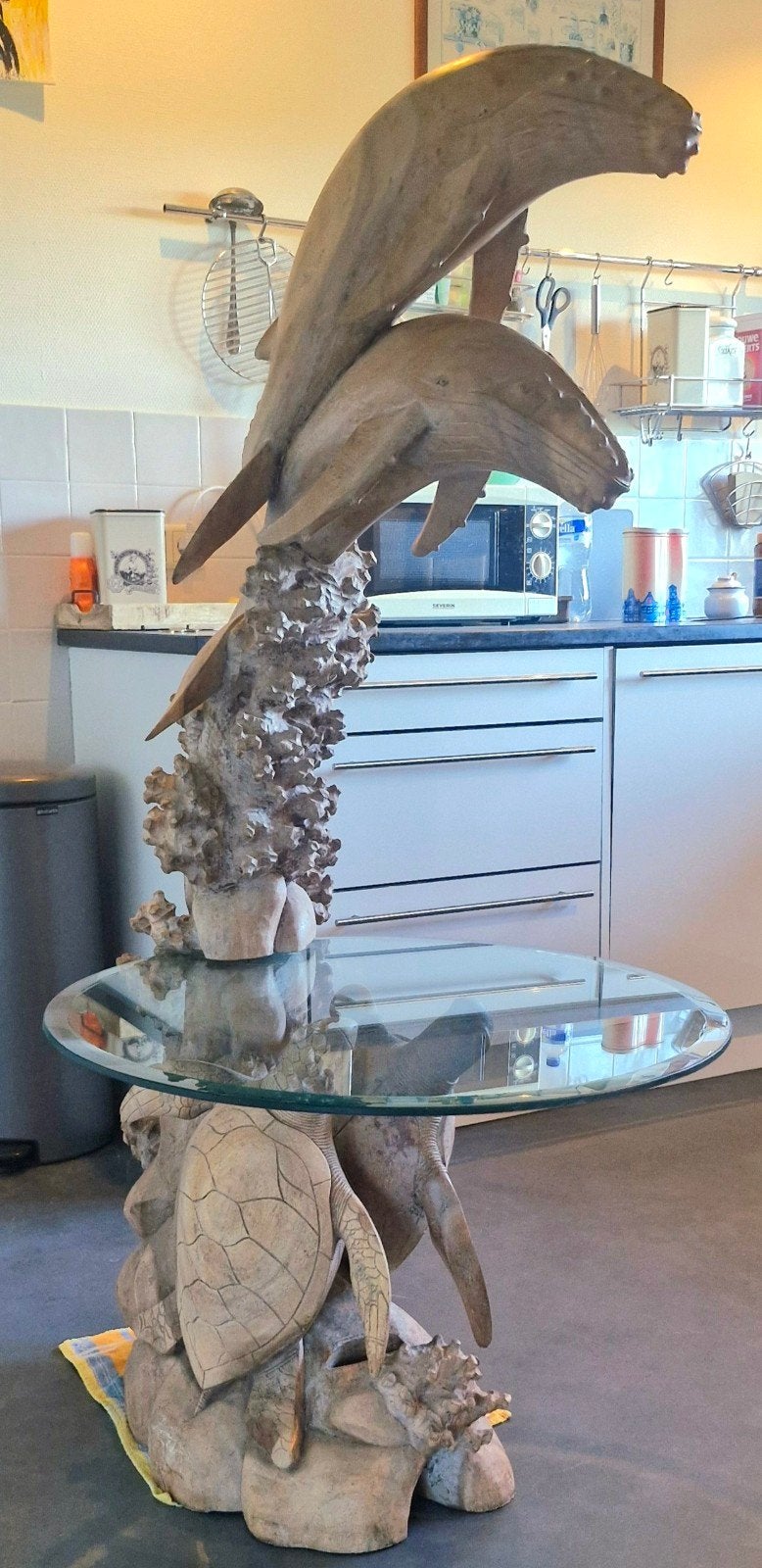 Bijzettafel met glazen blad en unieke houten basis, Ophalen, Rond, Glas, 75 cm of meer