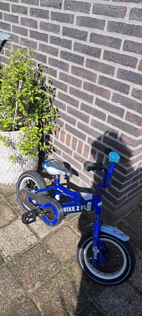 Blauwe kinderfiets met zijwieltjes, Fietsen en Brommers, Ophalen of Verzenden