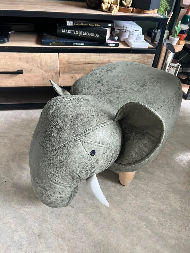 Leuk olifant zit of voetenbank., Ophalen of Verzenden, Zo goed als nieuw