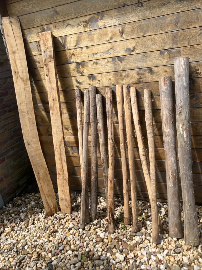 Kastanje houten palen. Verschillende afmetingen, Tuin en Terras, Palen, Balken en Planken, Ophalen, Gebruikt, Minder dan 180 cm