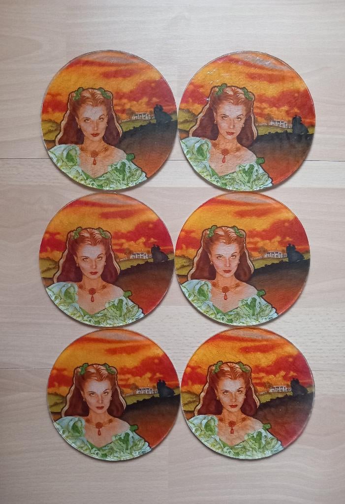 Zes glazen borden Gone with the wind Scarlett O'Hara, Verzamelen, Muziek, Artiesten en Beroemdheden, Ophalen, Zo goed als nieuw