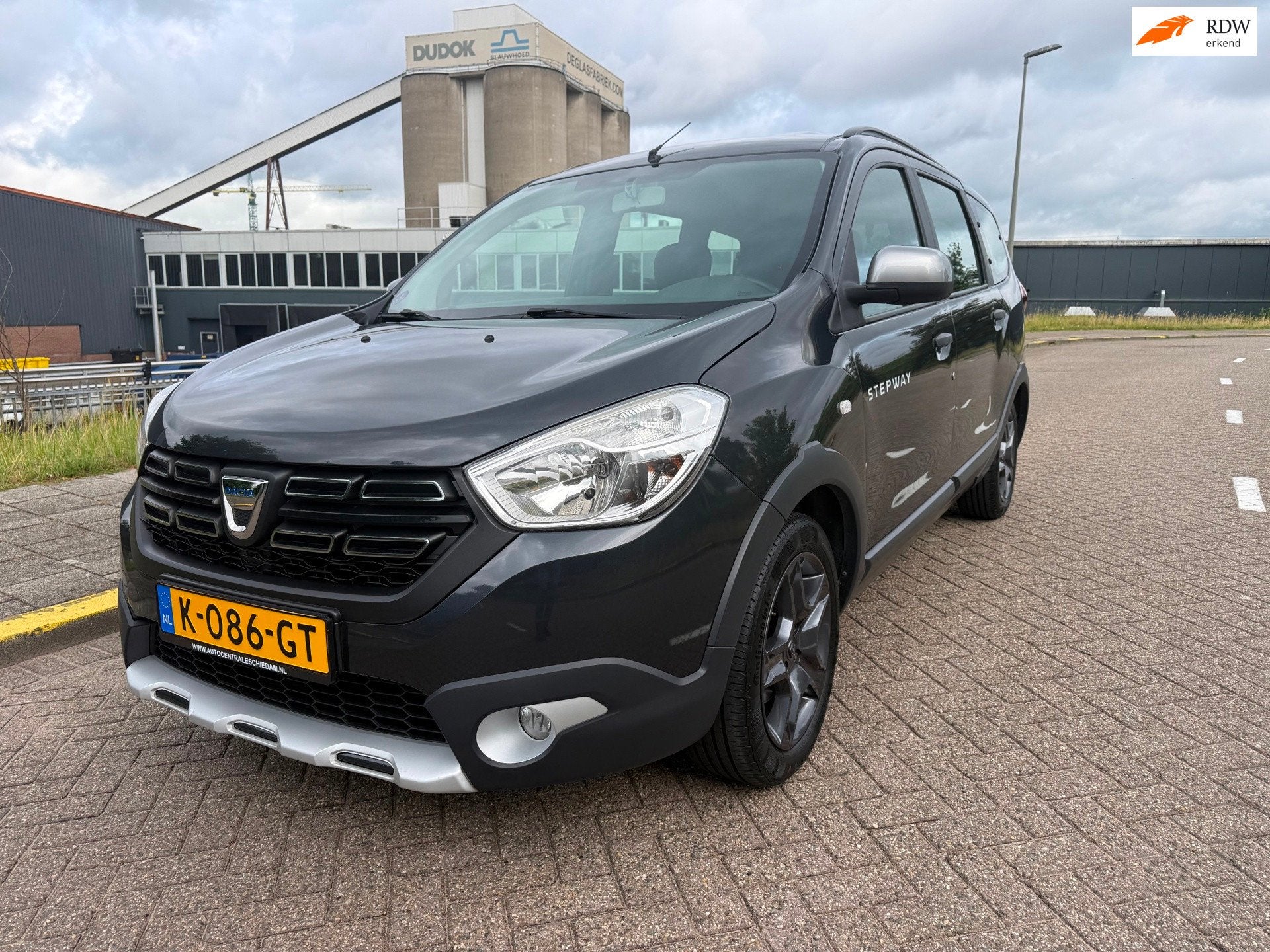 Dacia Lodgy 1.2 TCe Série Limitée Stepway 7p_NETTE AUTO, Auto's, Dacia, Voorwielaandrijving, Dealer onderhouden, Gebruikt, Euro 6