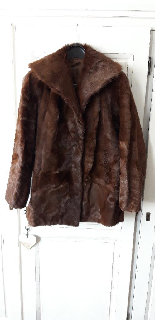 Zeer Mooie Vintage Bontjas (Nerts) / Nieuwstaat!, Kleding | Dames, Ophalen of Verzenden, Zo goed als nieuw, Maat 42/44 (L), Bruin