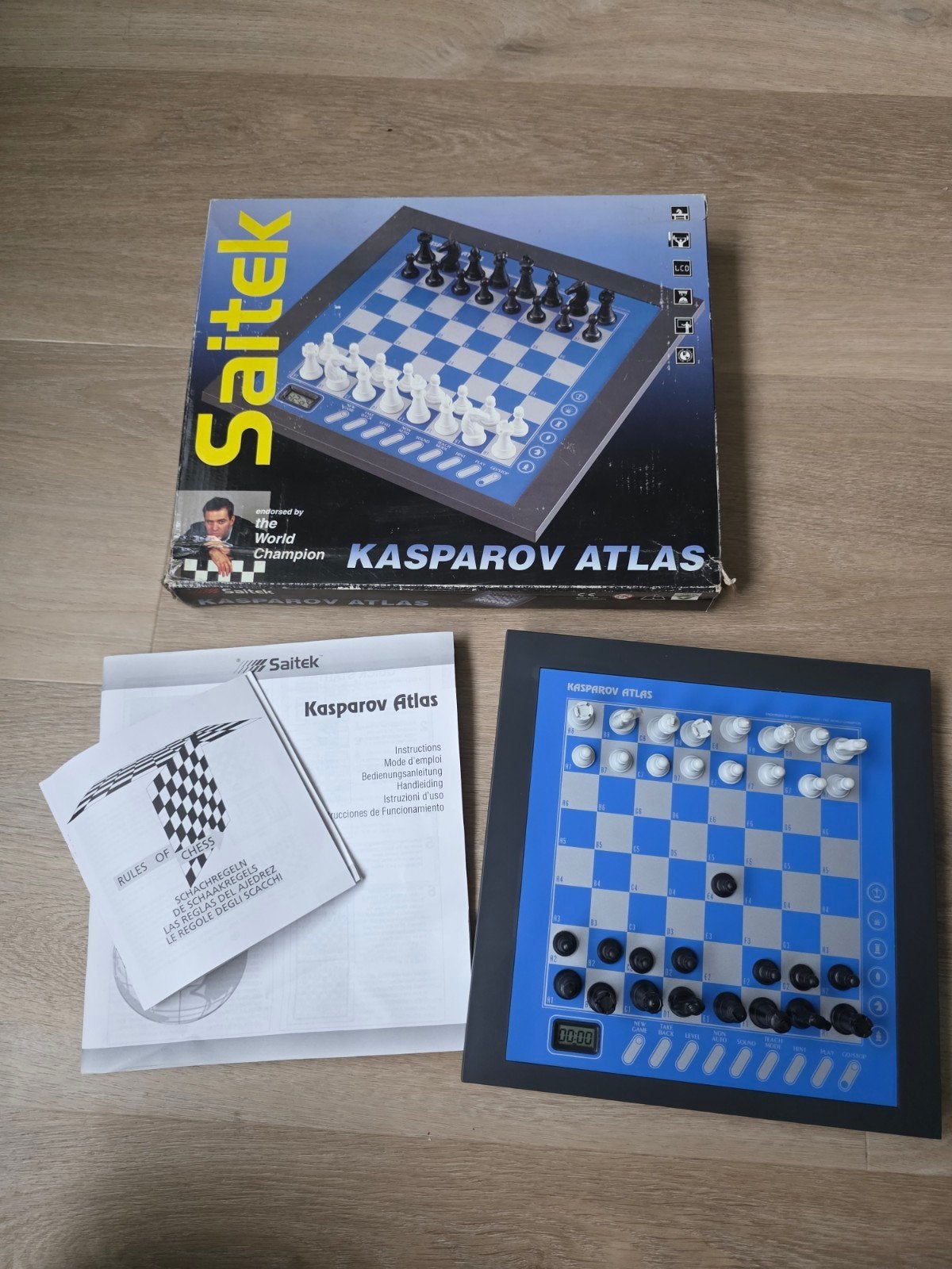 Saitek Kasparov Atlas Elektronisch Schaakspel schaakbord, Hobby en Vrije tijd, Gezelschapsspellen | Bordspellen, Een of twee spelers