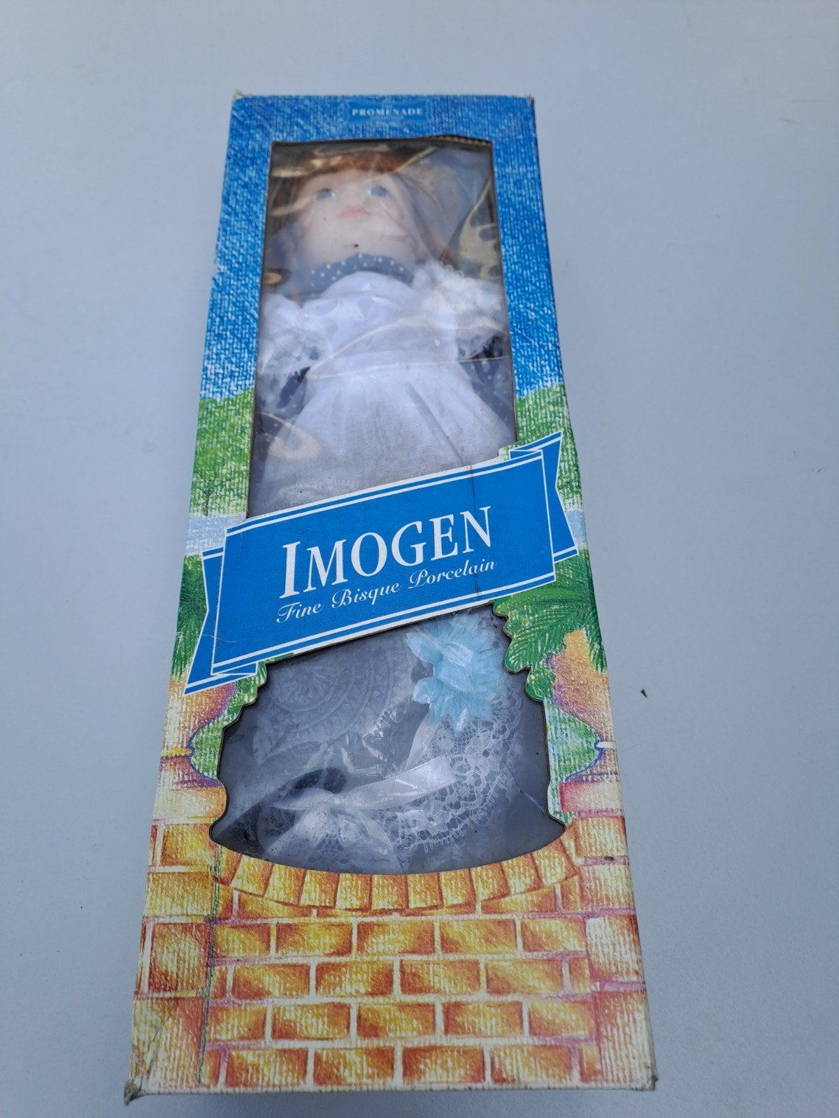 Imogen Porseleinen Pop - The Promenade Collection - Nieuw, Verzamelen, Poppen, Ophalen of Verzenden