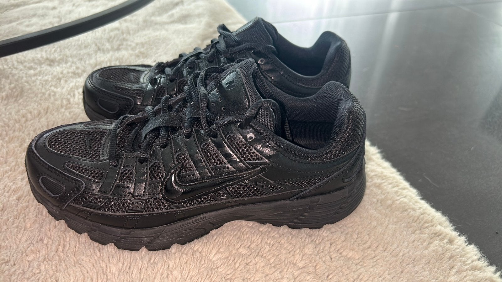 Nike schoen, Ophalen of Verzenden, Zo goed als nieuw, Jongen of Meisje, Schoenen