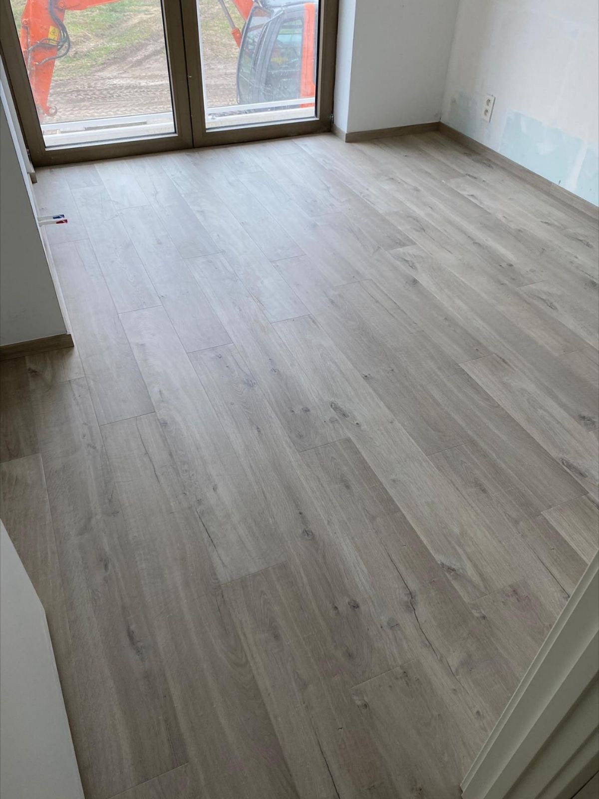 Vakkundig Laminaat & Klik-PVC Leggen | Scherpe m² Tarieven, Diensten en Vakmensen, Garantie, Laminaat of Parket