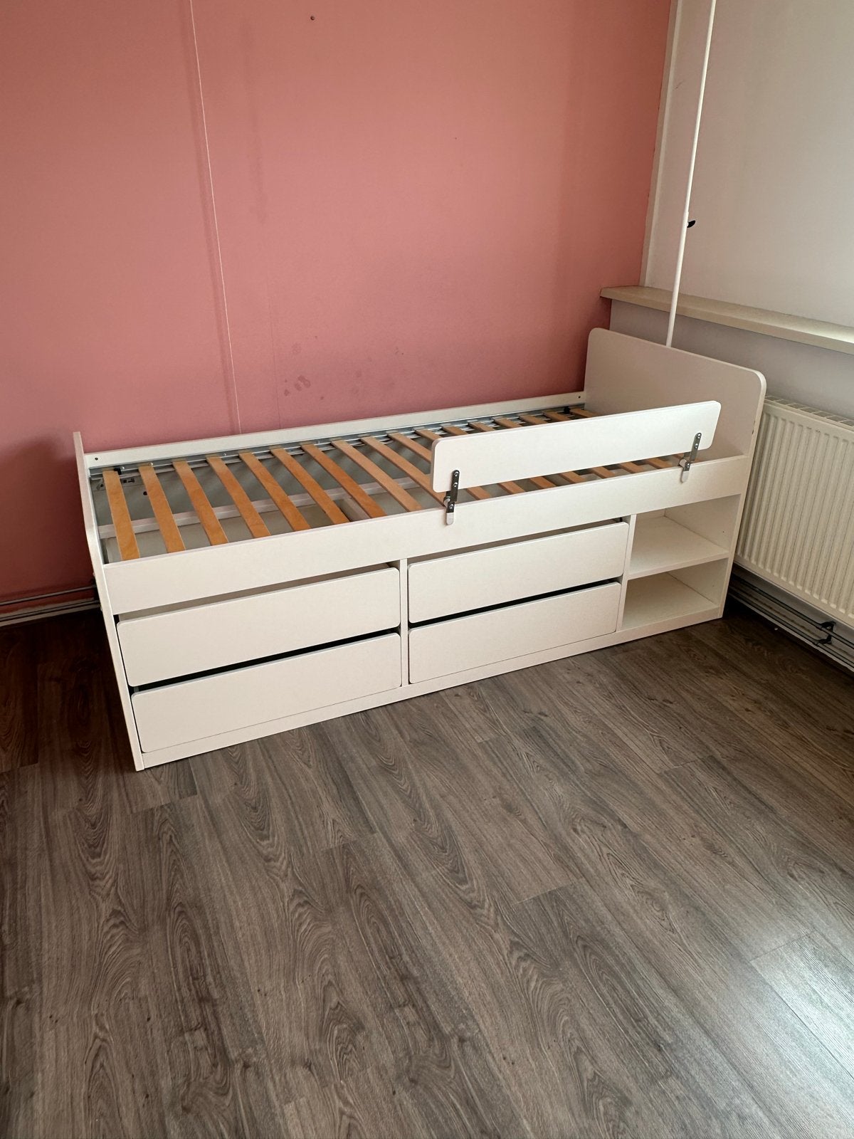 Kinderbed met opberglades en bedrekje, Ophalen, Gebruikt, 90 cm, Eenpersoons