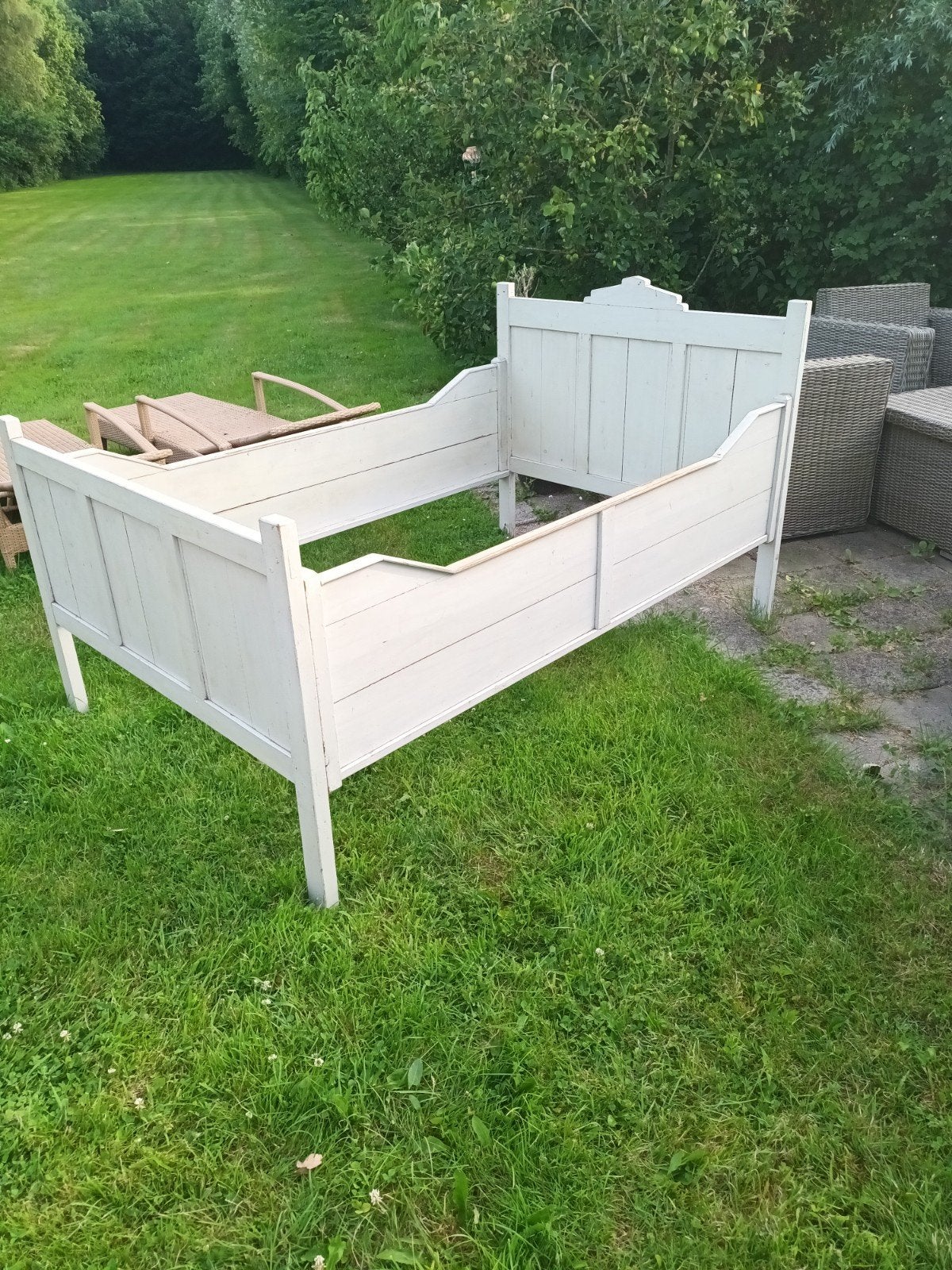 Antieke  brocante houten ledikant, Ophalen