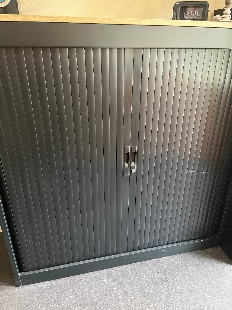Roldeur Kast, Ophalen, Met deur(en), 100 tot 150 cm, 100 tot 150 cm