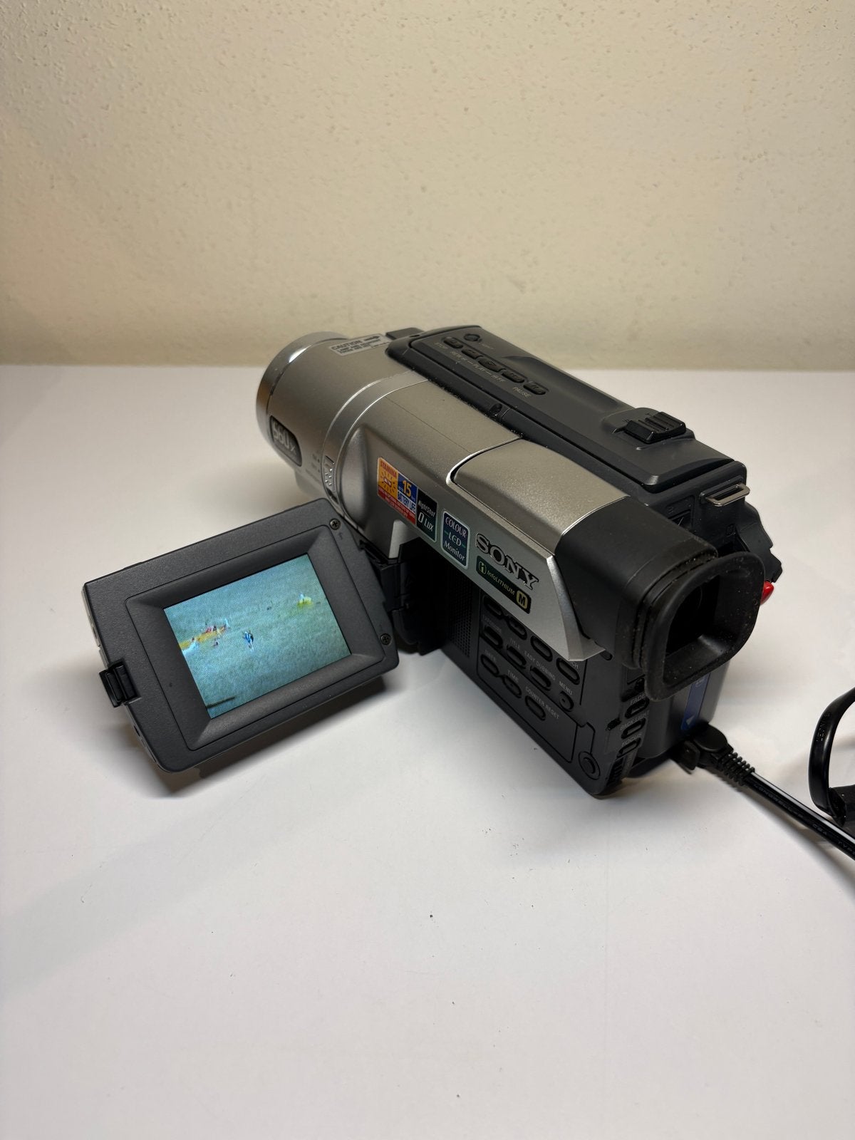 Sony CCD-TRV208E Handycam Vision Video Camera Recorder, Audio, Tv en Foto, Ophalen, Gebruikt, Overige soorten, 8 tot 20x