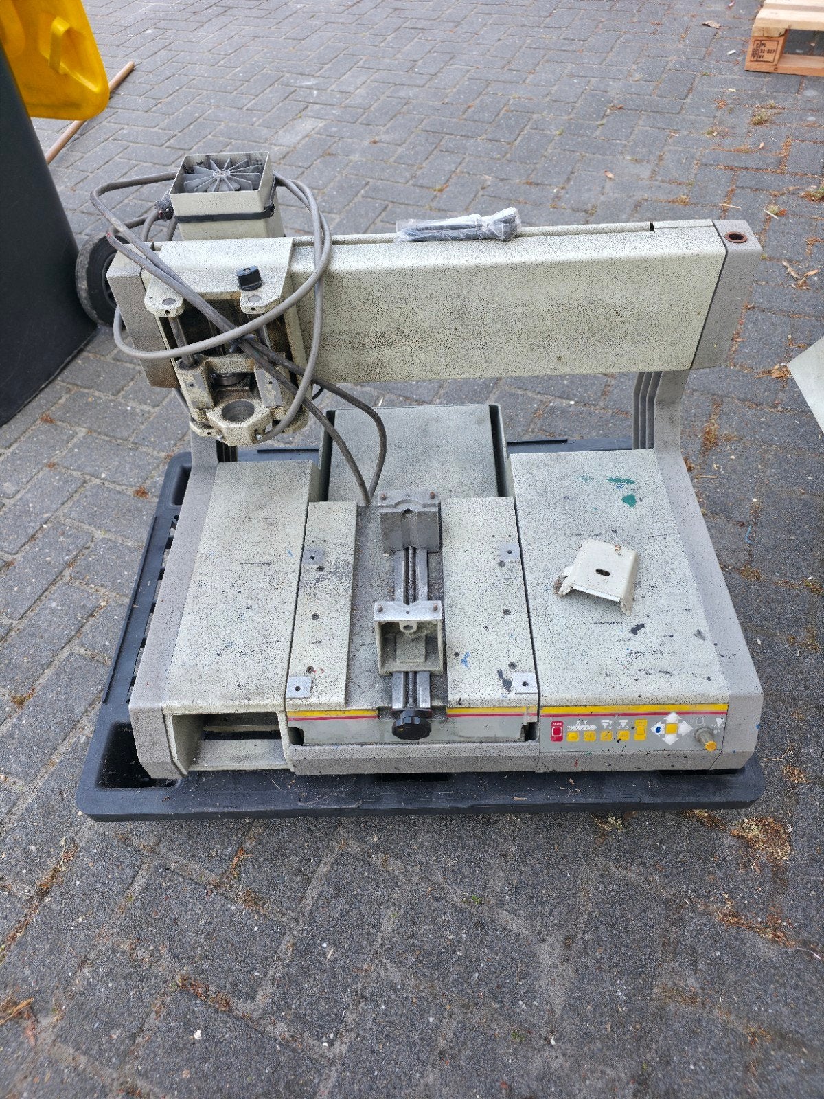 Gravograph VX2808 uit 1989 graveermachine / freesmachine, Ophalen, Gebruikt, Elektrisch, Overige soorten