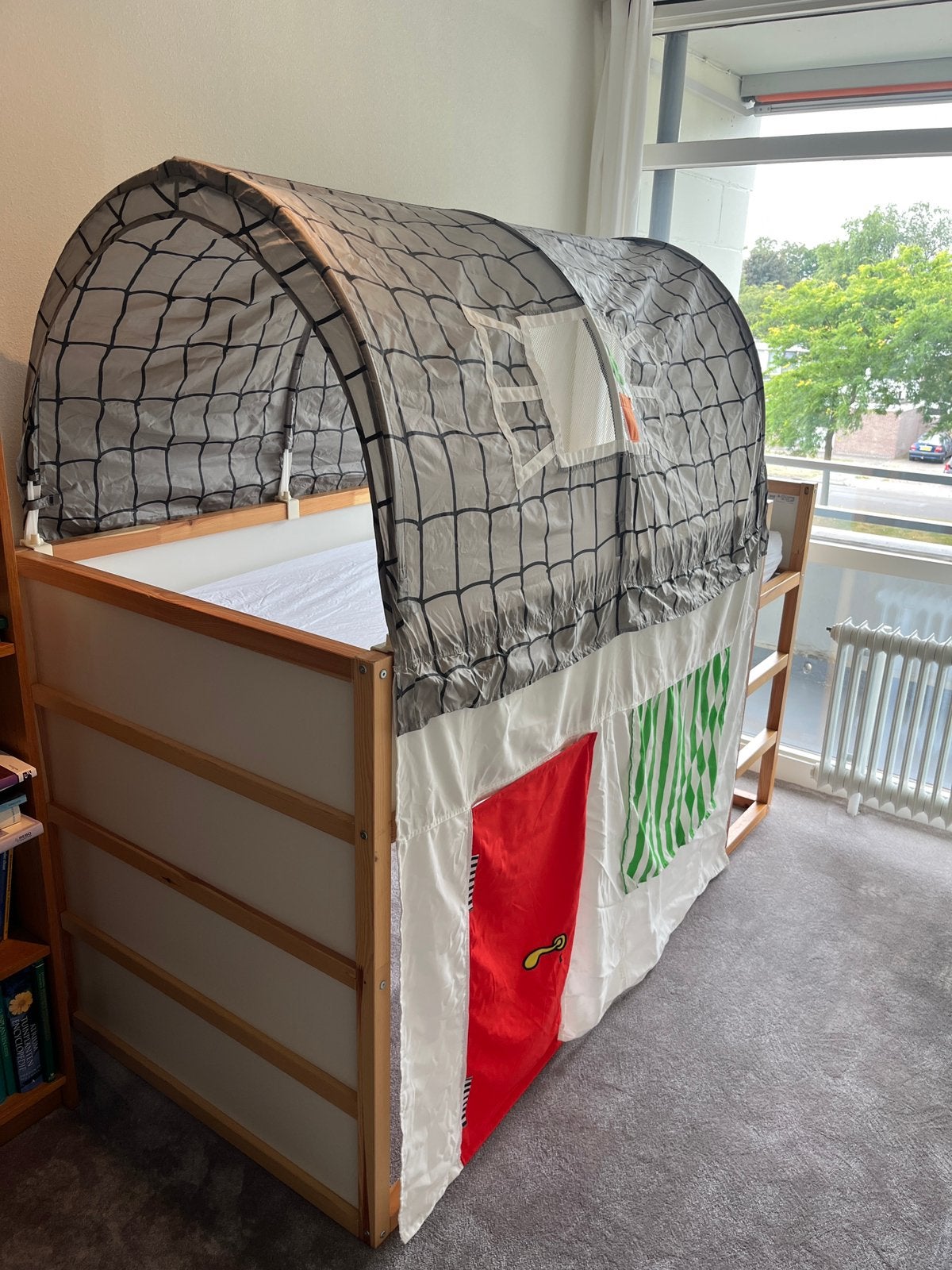 Halfhoogslaper of een laag bed: omkeerbaar bed - Wit/grenen, Ophalen, Gebruikt, 90 cm, Eenpersoons