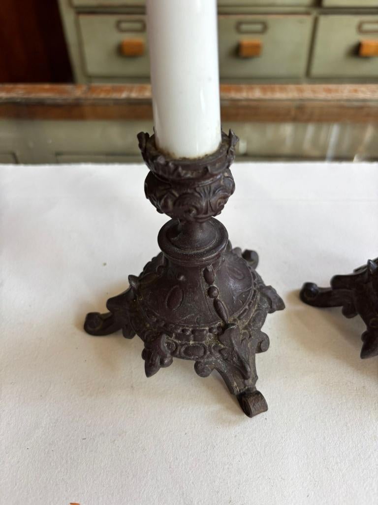 Paar Antieke Franse Kandelaars met Opaalglas – ca. 1875–1900, Antiek en Kunst, Ophalen of Verzenden, Koper of Brons
