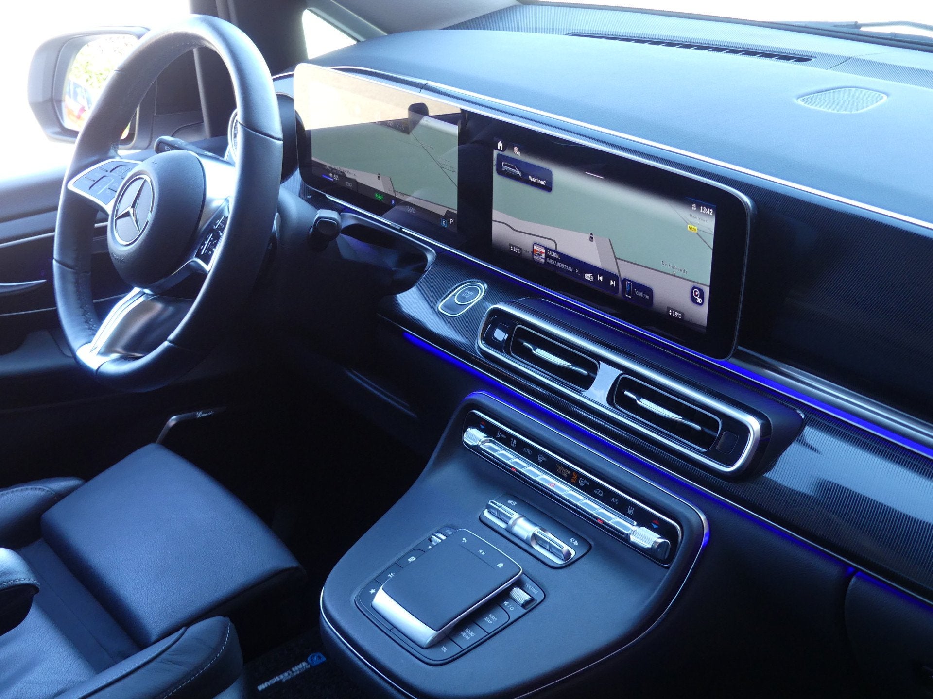 Mercedes-Benz EQV 300 L2 90kWh AMG Dubbel Cabine Luchtvering, Auto's, Bestelauto's, Gebruikt, Wit, 204 pk, Geïmporteerd