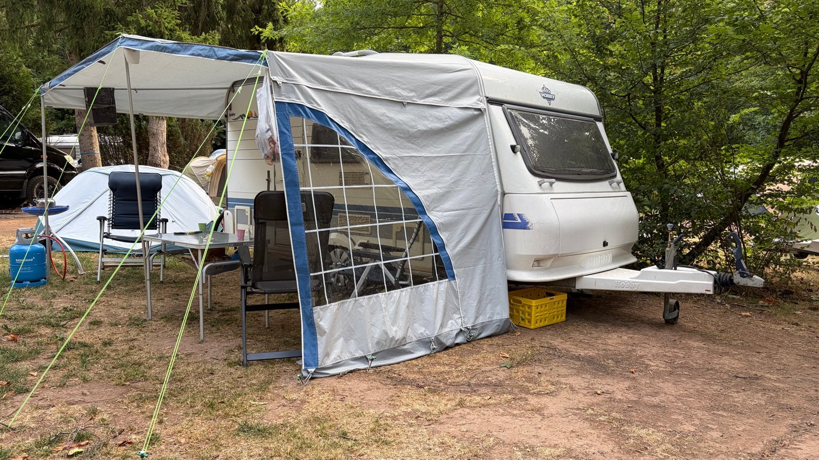 Hobby Excellent Easy | De Luxe 400 SF | 2002, Vast bed, Rondzit, Hobby, Particulier