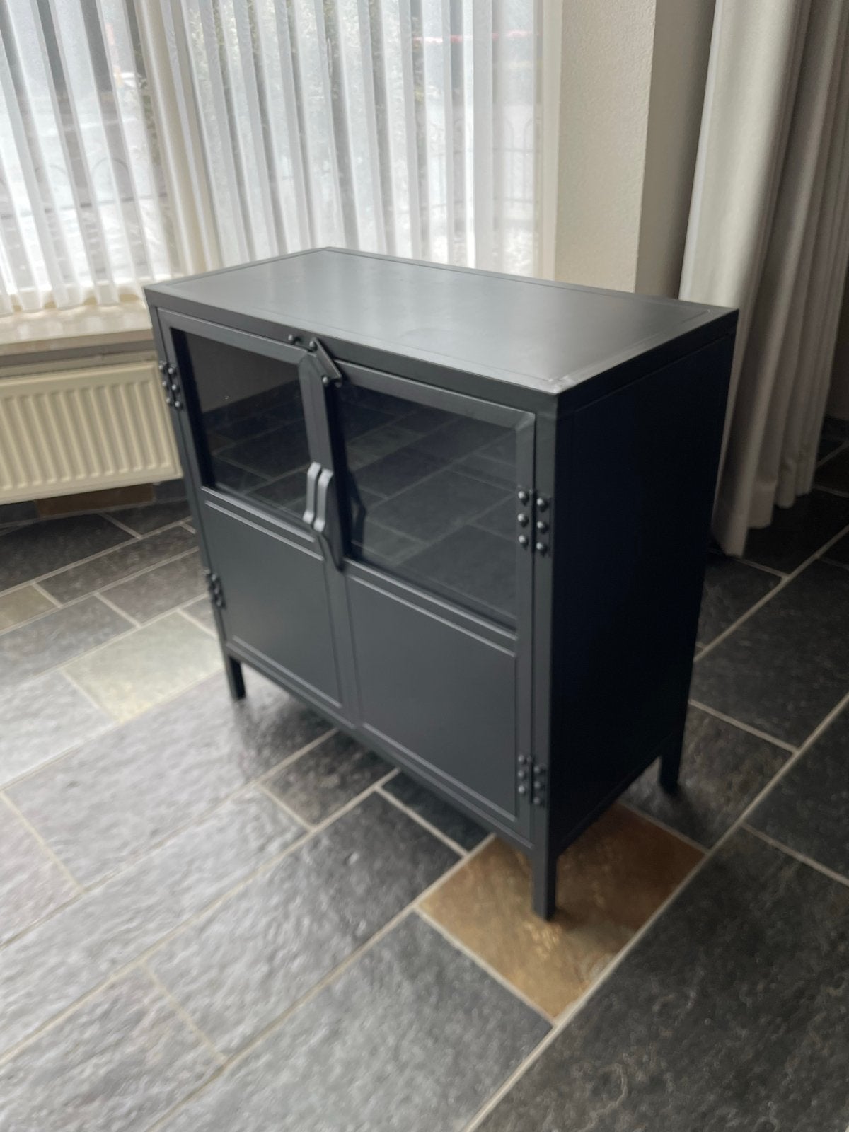 Zwart metalen kastje met glazen deuren - 75x75x35 cm, Huis en Inrichting, Kasten | Overige, Ophalen, Gebruikt