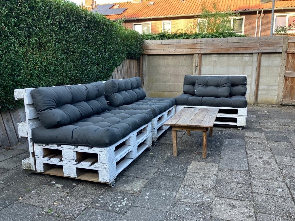 Witte Stevige Tuin Set Pallets Met Wieltjes En Kussens., Tuin en Terras, Tuinsets en Loungesets, Ophalen, 6 zitplaatsen, Zo goed als nieuw