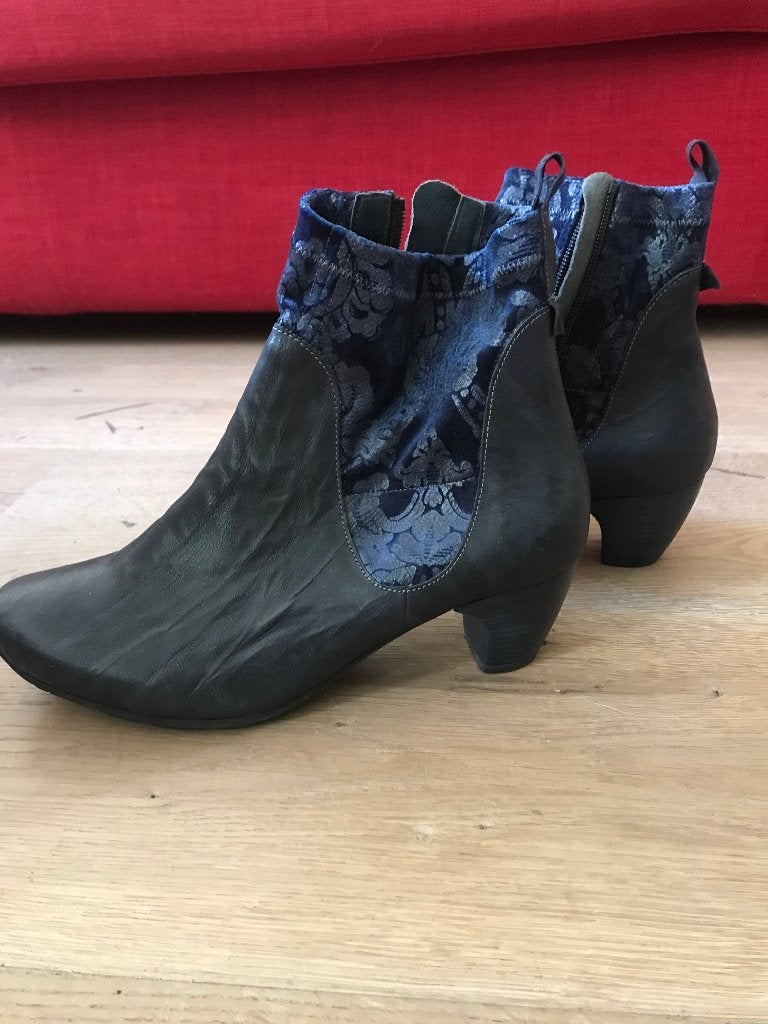 Enkellaarsjes, Blauw, Think!, Lage of Enkellaarzen, Nieuw