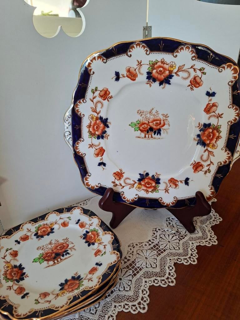 Royal Albert taartschaal met 4 gebaksbordjes Crown China, Antiek en Kunst, Antiek | Servies compleet, Ophalen of Verzenden