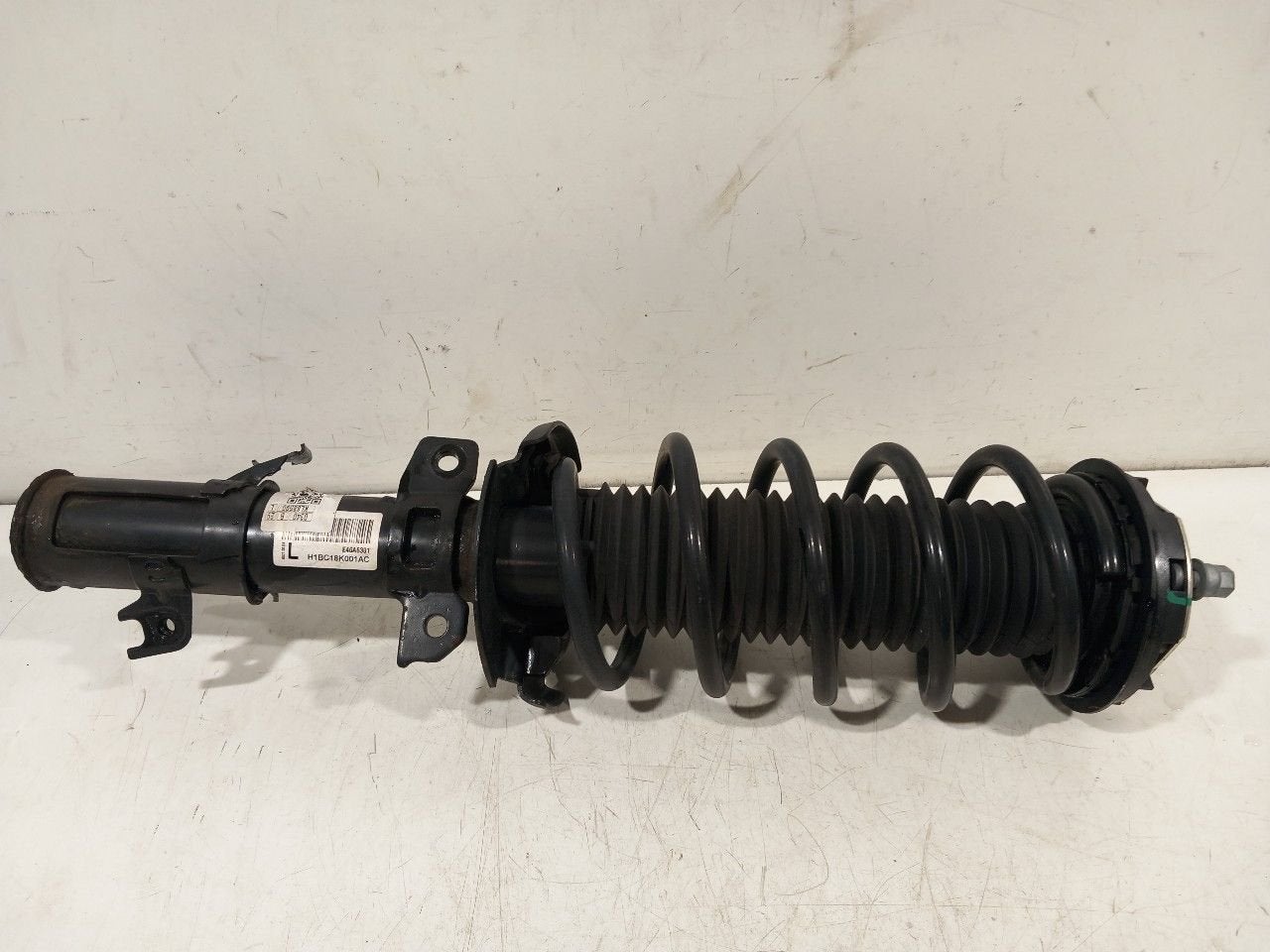 Veerpoot links voor Ford Fiesta, Onderdelen@venauto.nl, Van der Ven Autorecycling B.V., Gebruikt, Ettenseweg 76, 4706 PB Roosendaal, The Netherlands