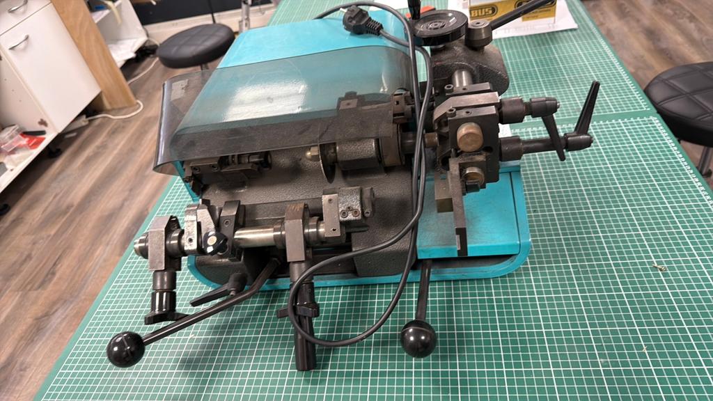 Sleutelmachine orion, Ophalen, Gebruikt