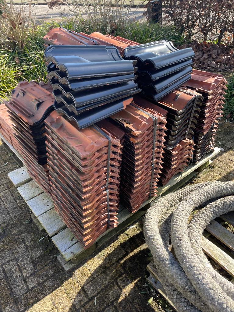 Dakpannen, Ophalen, 10 tot 15 m², Steen of Klei, Zwart