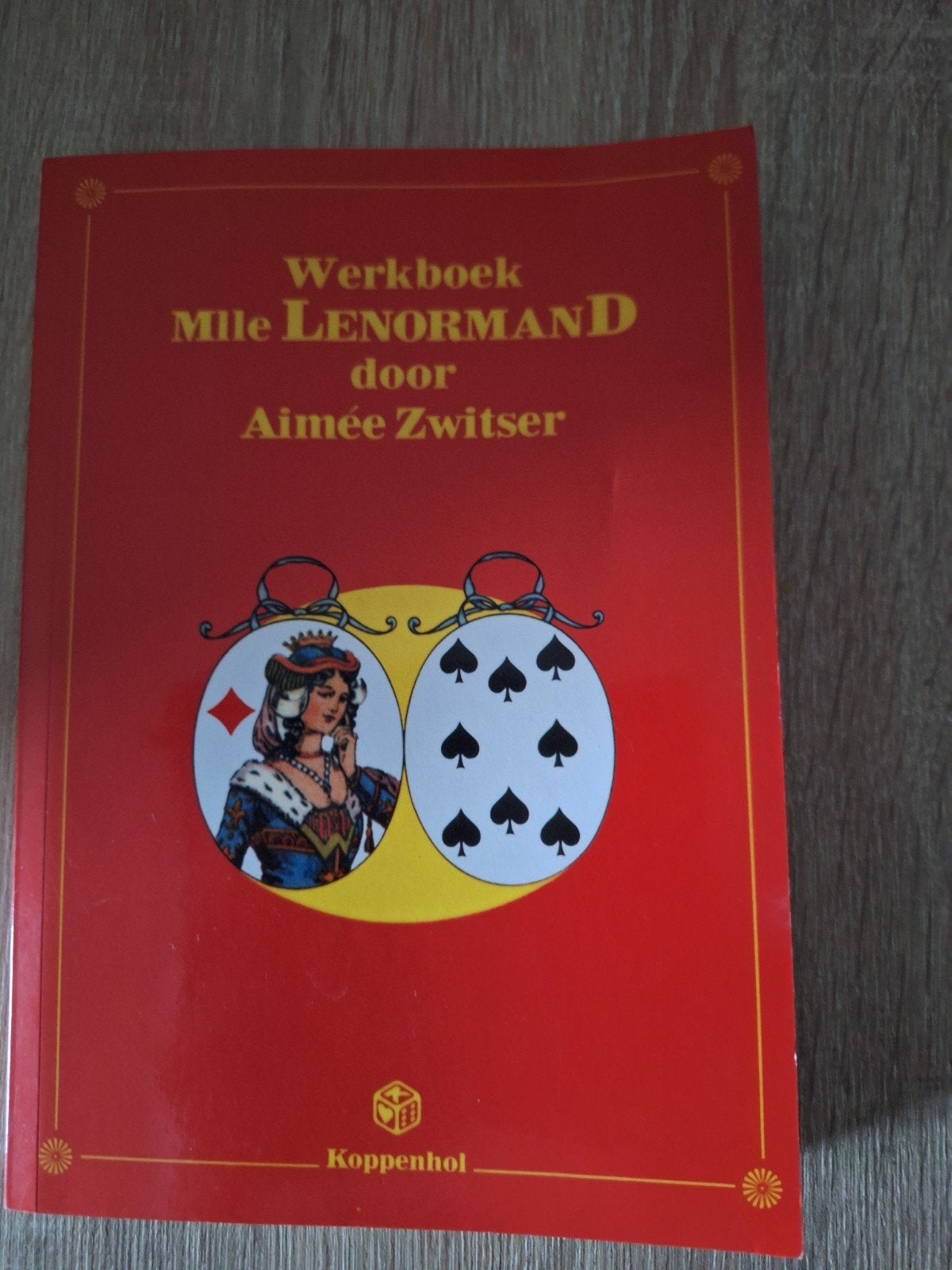 Werkboek Mlle Lenormand door Aimée Zwitser, Boeken, Tarot of Kaarten leggen, Ophalen of Verzenden, Zo goed als nieuw, Instructieboek