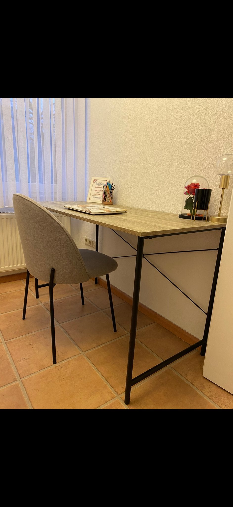 Bureau met houtlook blad en zwart metalen frame incl stoel, Ophalen, Hout, Bruin, Zo goed als nieuw