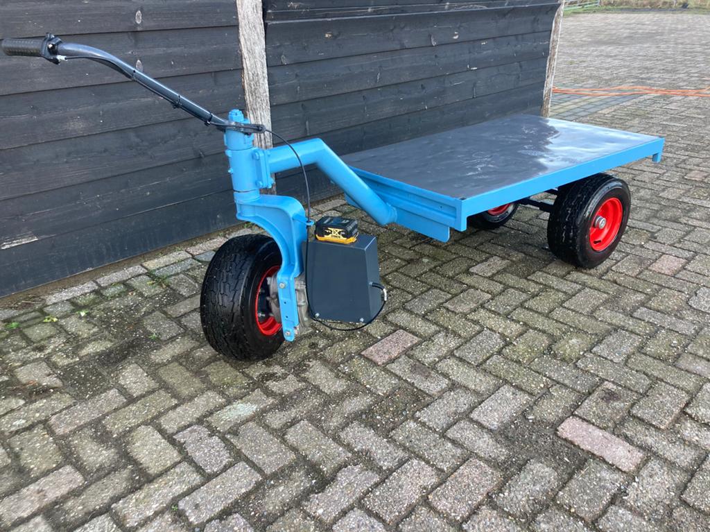 Ijzerenhond, ideaal als foodtruck, Ophalen, Zo goed als nieuw