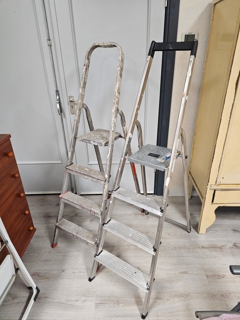 2 ladders voor €20,-, Doe-het-zelf en Verbouw, Ophalen, Gebruikt, Nvt, 4 meter of meer