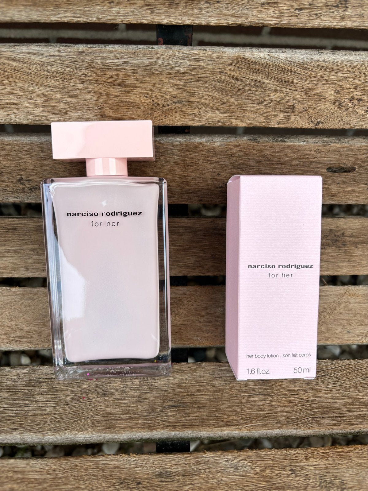 Narciso Rodriguez For Her Eau de Parfum & Body Lotion, Sieraden, Tassen en Uiterlijk, Uiterlijk | Parfum, Ophalen of Verzenden