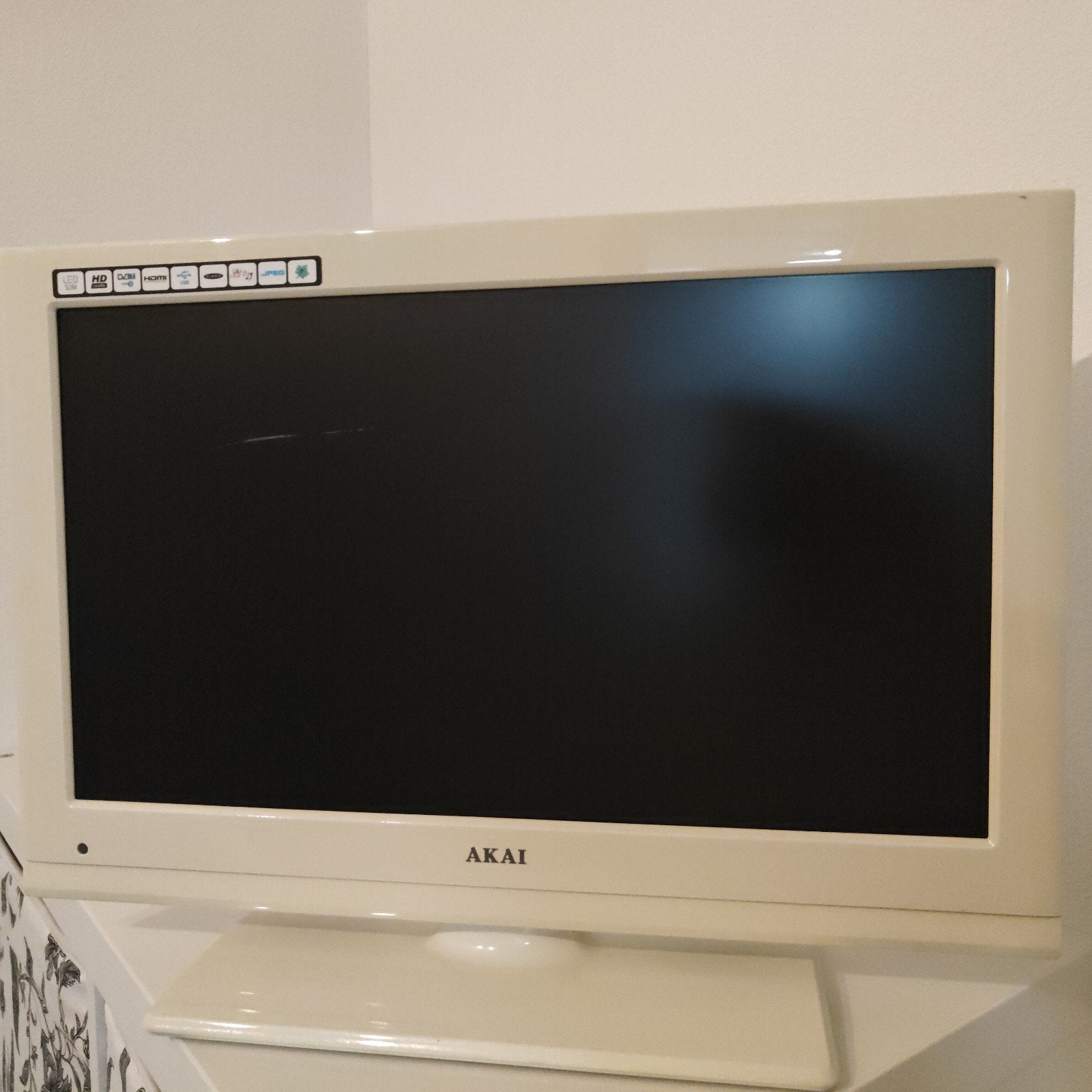 Kampong TV LED TV met ingebouwde DVD-speler - AKAI, Overige merken, Ophalen of Verzenden, Zo goed als nieuw, Minder dan 40 cm