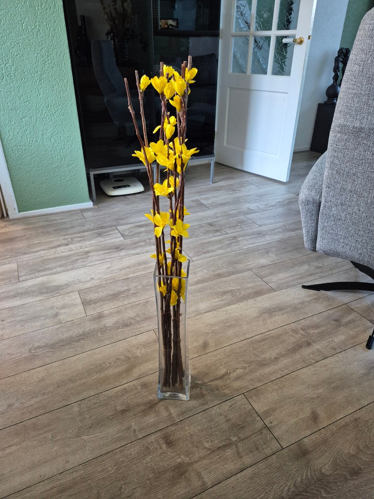 Glazen vaas met kunst gele bloemen - Zo goed als nieuw, Ophalen, Transparant, Inclusief decoratie, Glas