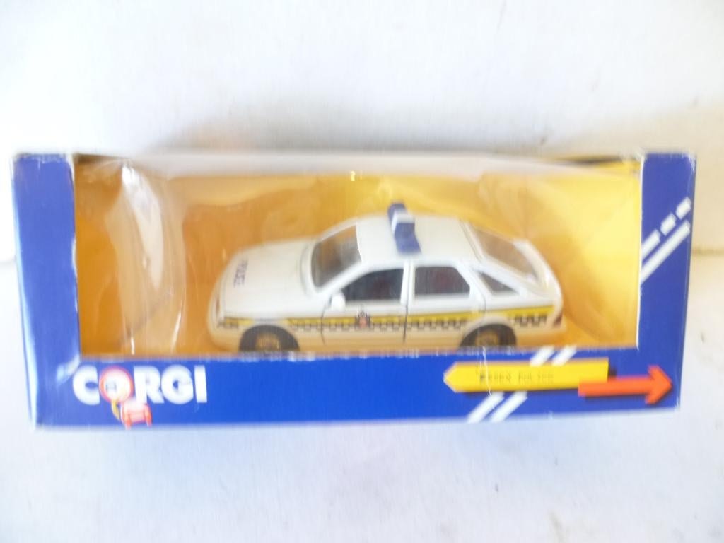 Corgi 1986 Ford Sierra Essex Police Politie in doos 1:36, Ophalen of Verzenden, Nieuw, Auto, Corgi
