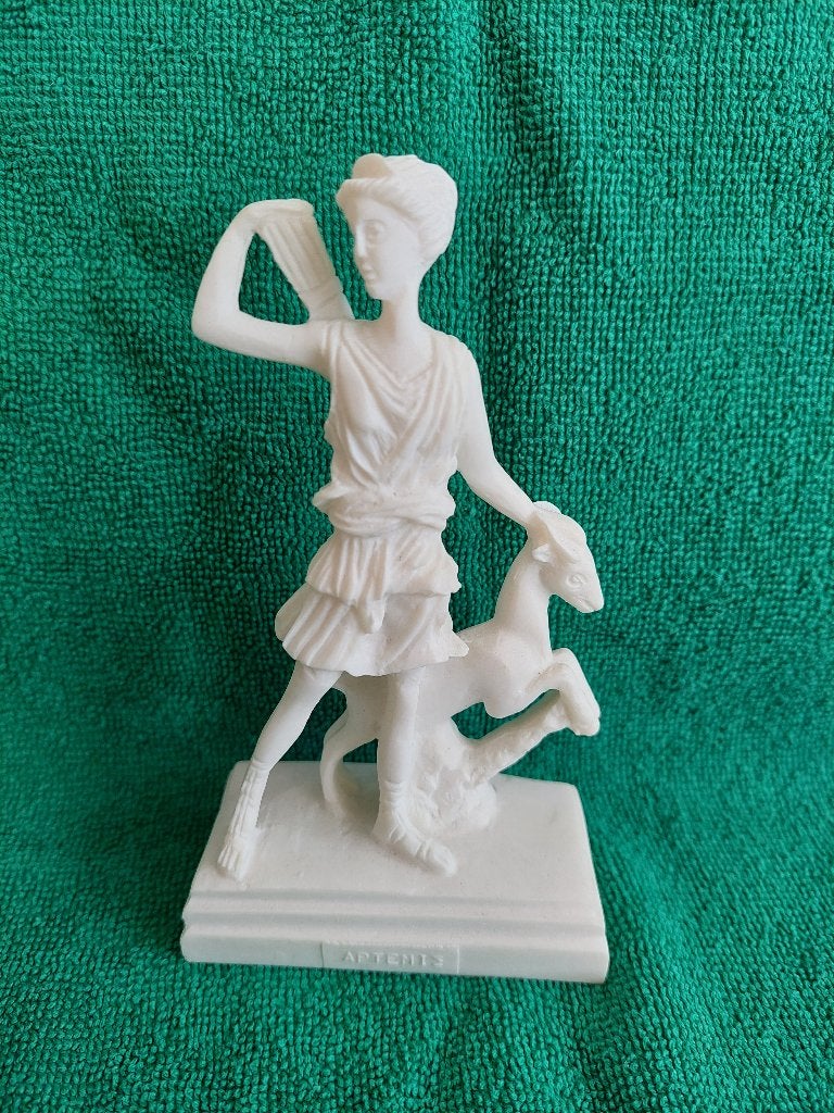 Artemis - Diana - Griekse godin van de jacht met hert., Ophalen of Verzenden