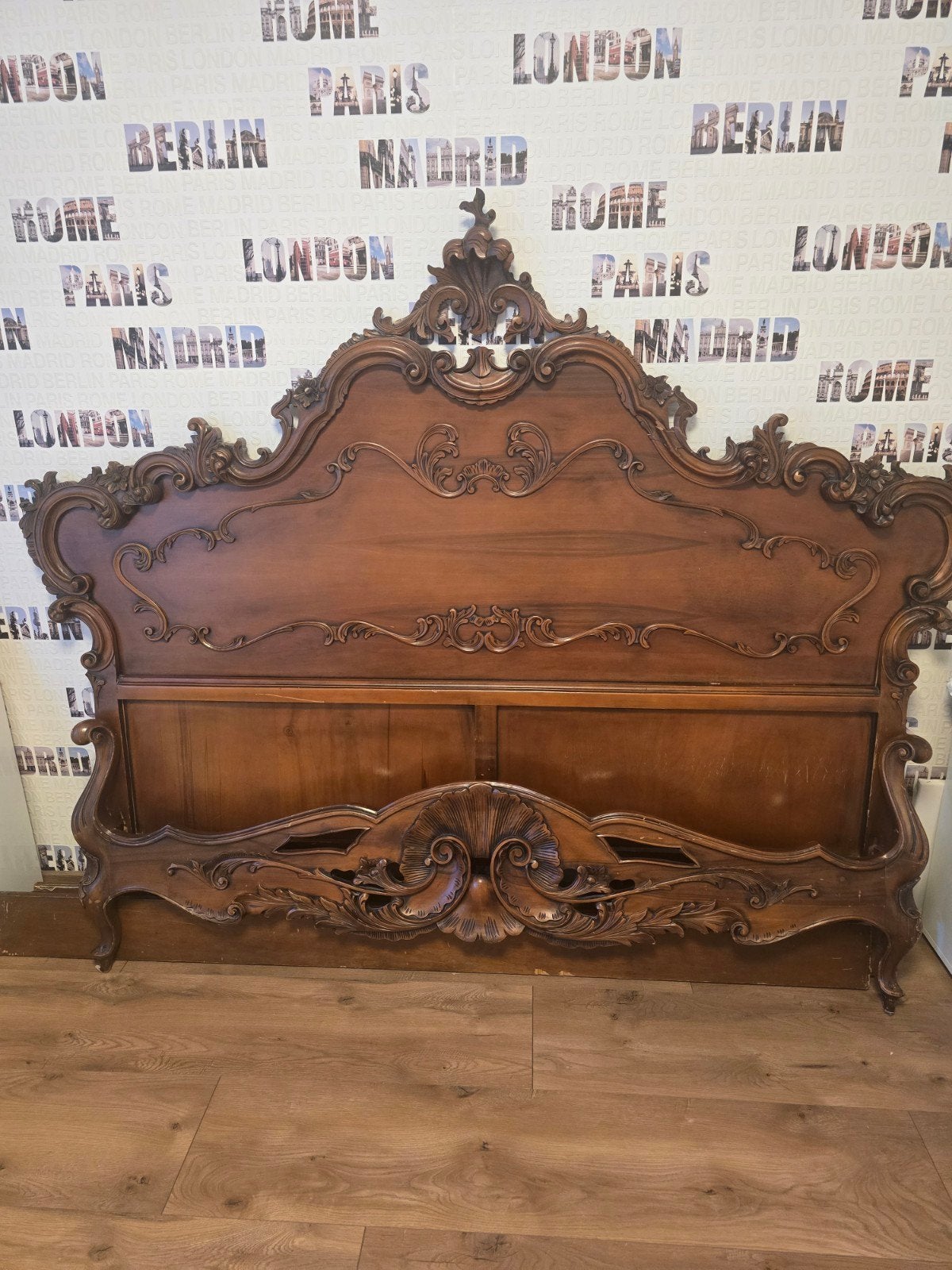 Antiek houten barok 180 cm breed bed   met sierlijke details, Ophalen of Verzenden
