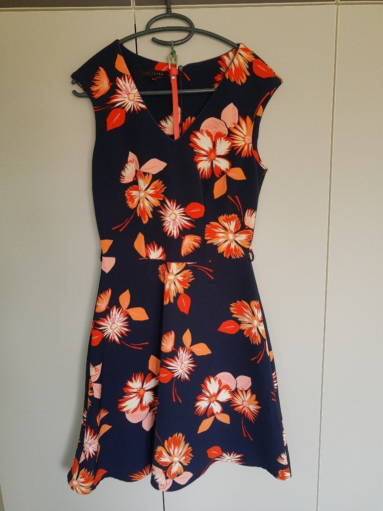 Blauwe jurk met oranje bloemen - maat 34, Kleding | Dames, Blauw, Ophalen of Verzenden, Zo goed als nieuw, Maat 34 (XS) of kleiner