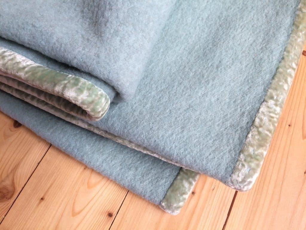 pastelgroen groene ouderwetse dikke wollen deken plaid, Gebruikt, Tweepersoons, Ophalen of Verzenden, Deken of Dekbed