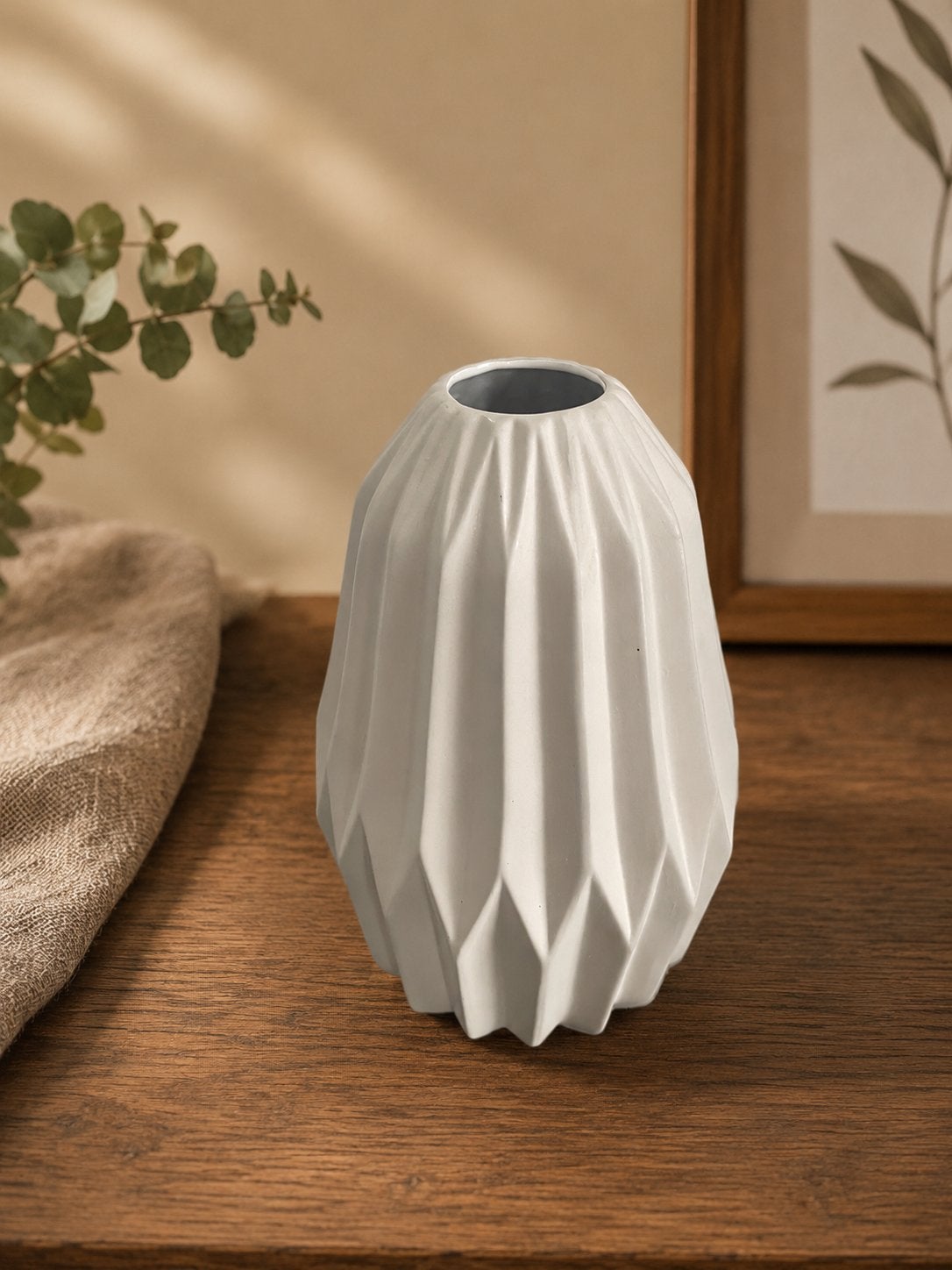 Bloomingville geometrische vaas – lichtgrijs – 24 cm hoog, Ophalen of Verzenden, Zo goed als nieuw, Grijs