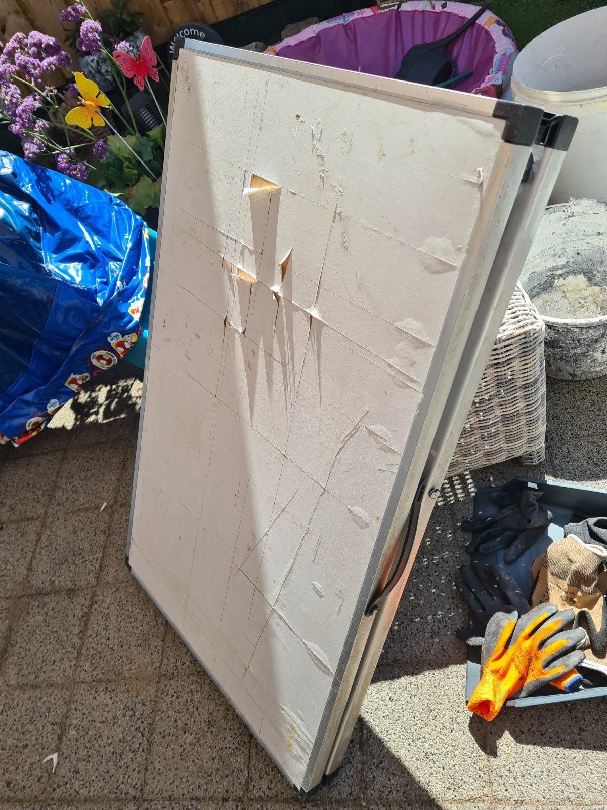 Inklapbare picknicktafel, beschadigd, Tuin en Terras, Picknicktafels, Gebruikt, Aluminium, Ophalen of Verzenden, Inklapbaar