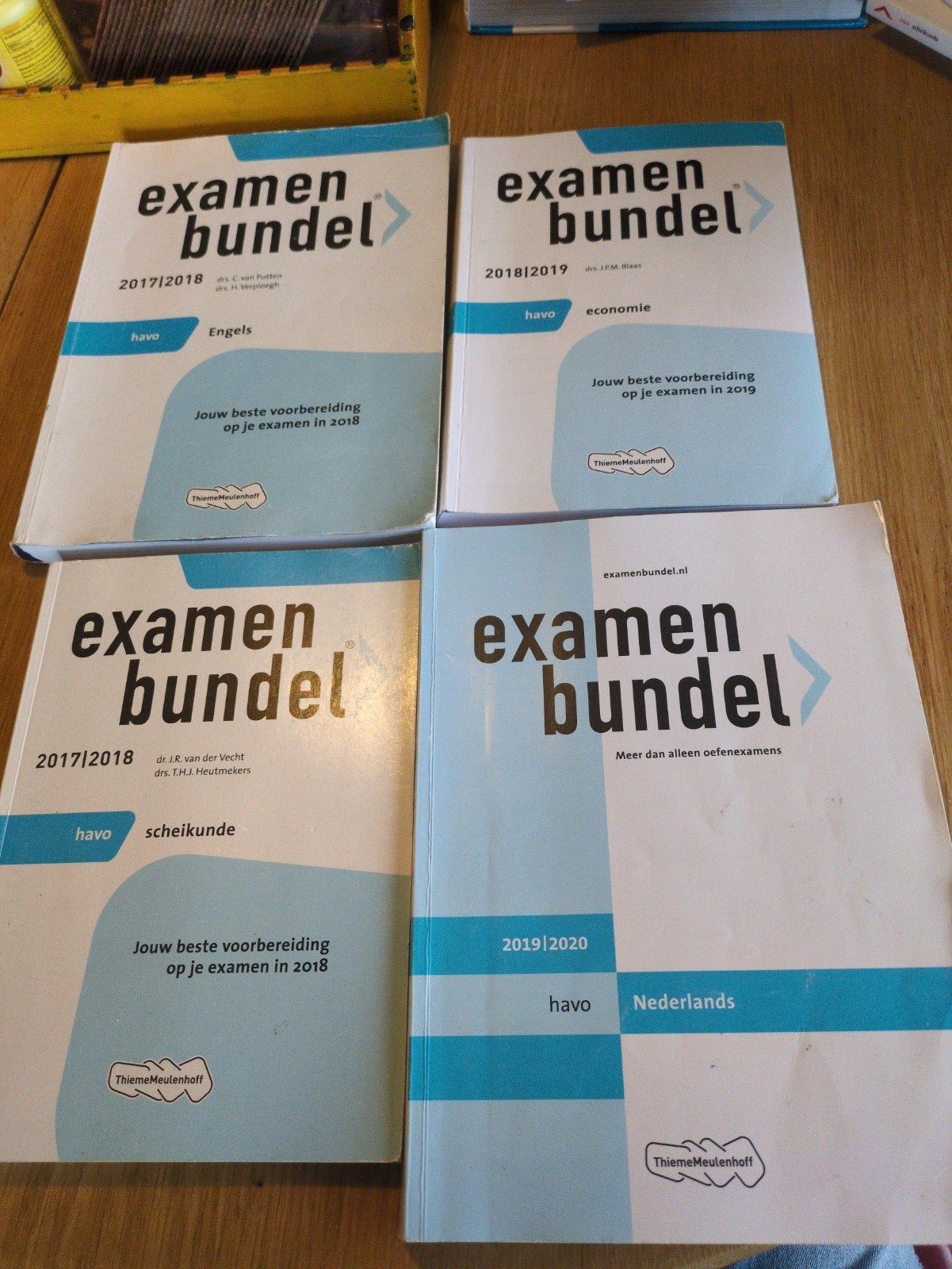 examenbundel havo Engels, economie, scheikunde en Nederlands, Boeken, Schoolboeken, Ophalen of Verzenden, Zo goed als nieuw, HAVO