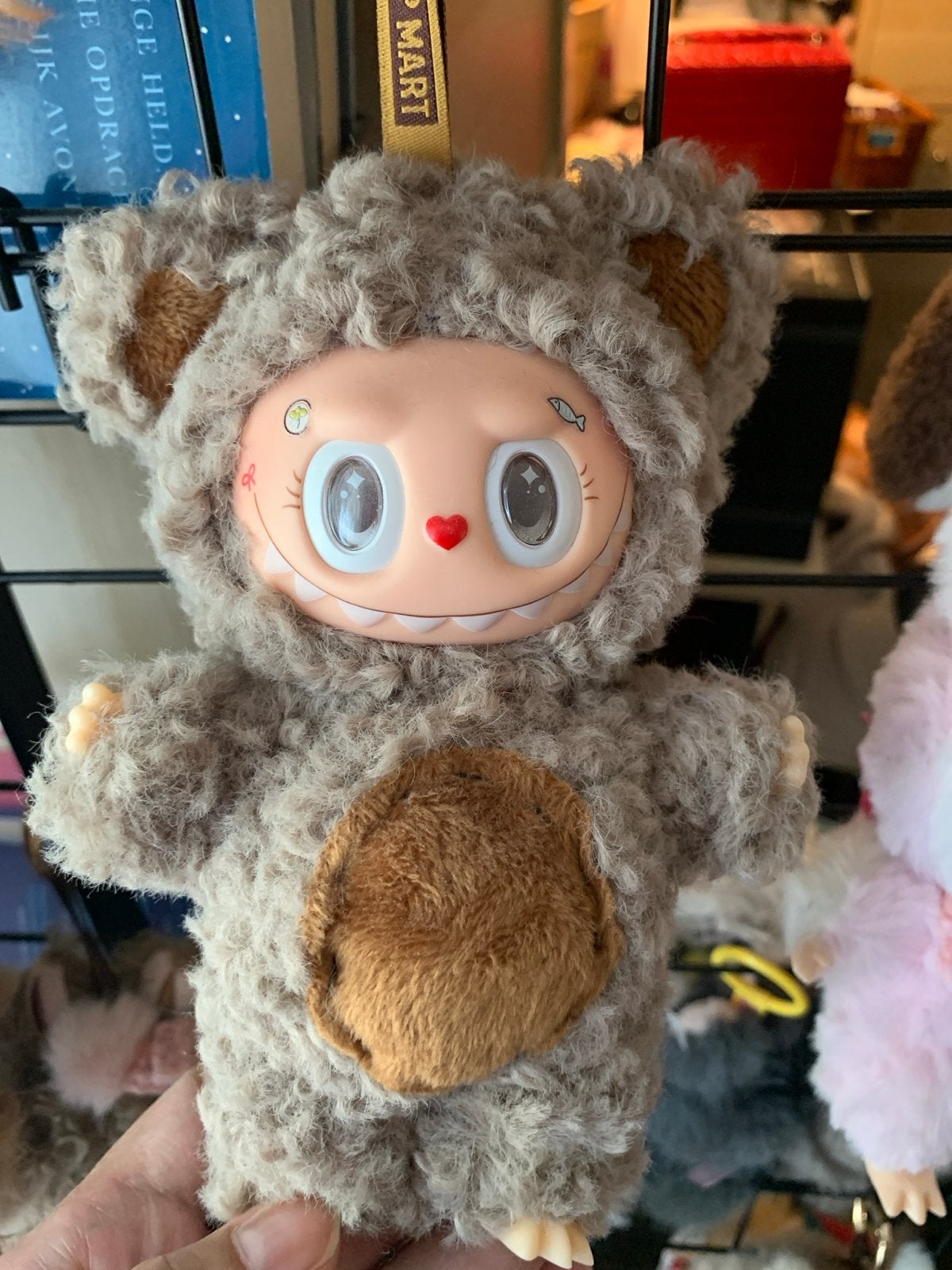 Schattige pluche knuffel met uniek gezichtje, Verzenden, Overige typen, Grijs, Zo goed als nieuw