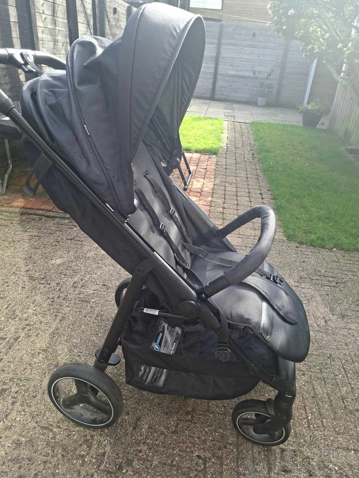 Puck Flo Zwart Buggy - Stevig en Compact, Kinderen en Baby's, Ophalen, Gebruikt, Overige merken