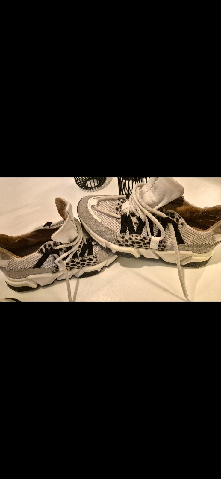 2 paar weinig gedragen dwars gympen 36/37, Ophalen of Verzenden, Zo goed als nieuw, Sneakers of Gympen
