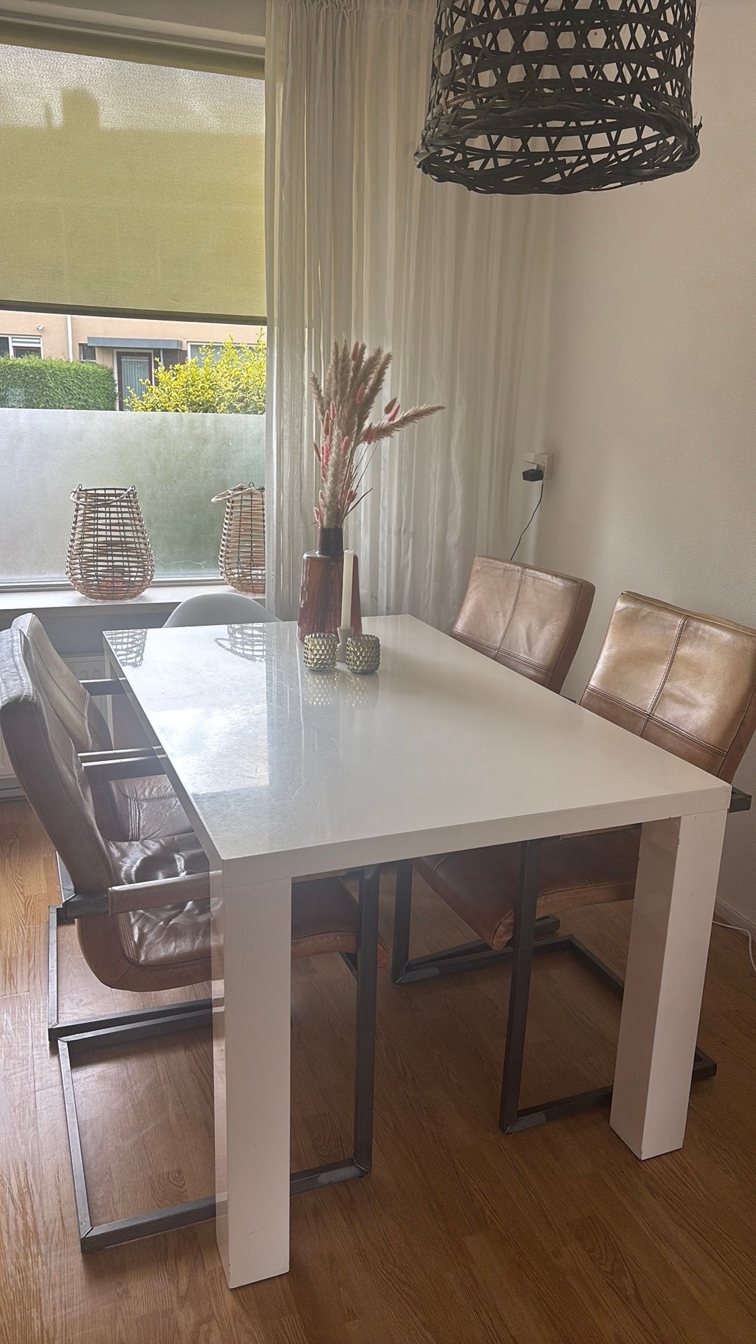 Eetkamertafel wit, Ophalen, Gebruikt, 4 tot 6 stoelen