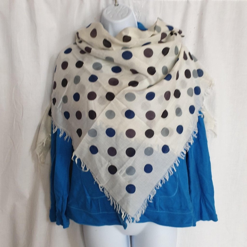 Witte sjaal met gtore stippen 106x103, Kleding | Dames, Mutsen, Sjaals en Handschoenen, Maat 38/40 (M), ., Ophalen of Verzenden